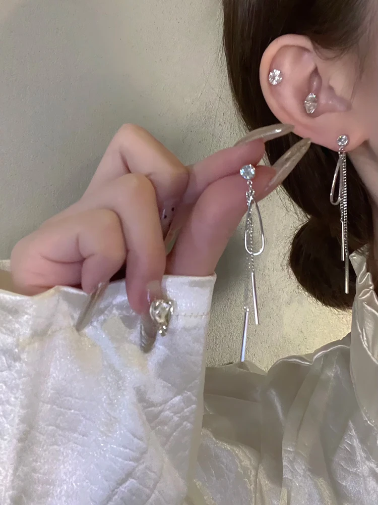 Новое поступление 2024 элегантные длинные металлические серьги с кисточками из