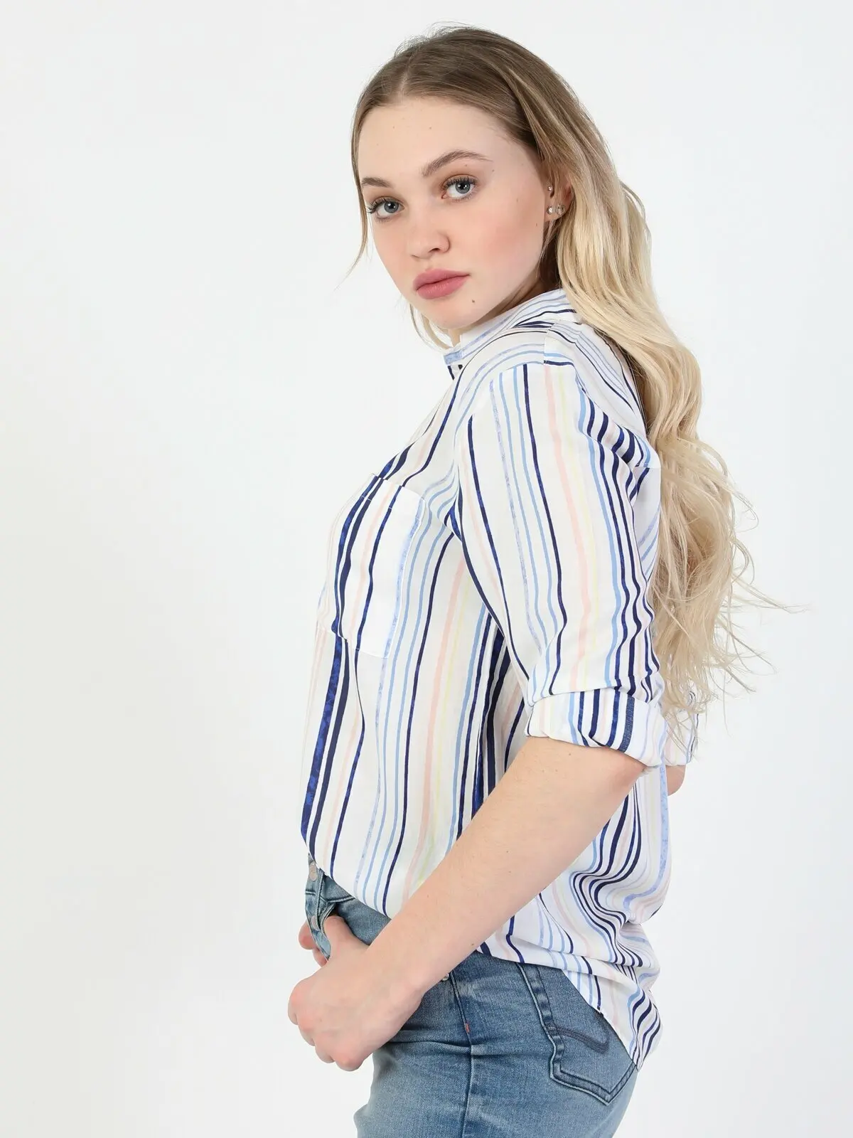 

Woman Long Sleeve Shirt