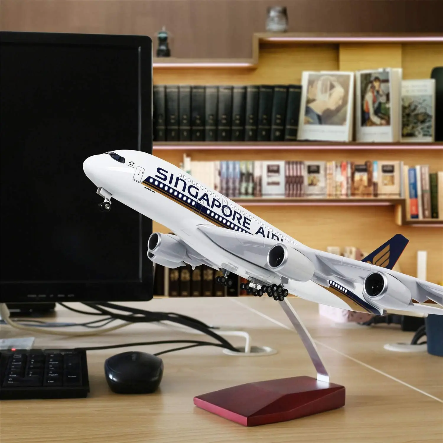 Сувенирный самолет ZOCO Airbus 380 1:160 с подсветкой