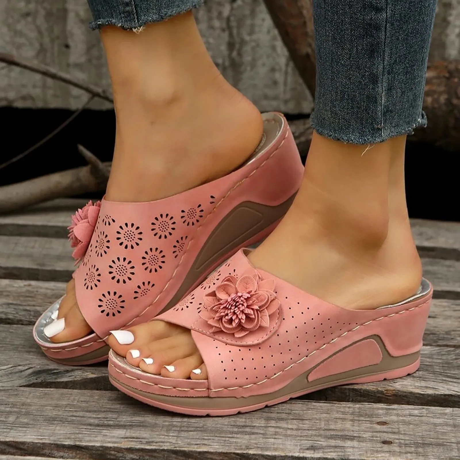 Женские босоножки на танкетке со скользкой удобные сандалии для прогулок