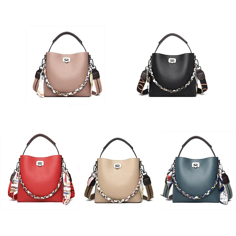 2023 Luxury Lady Fashion Versatile Metal Chain Handbag PU Leather Female Bucket Bags Women Shoulder Bag Messenger Bag