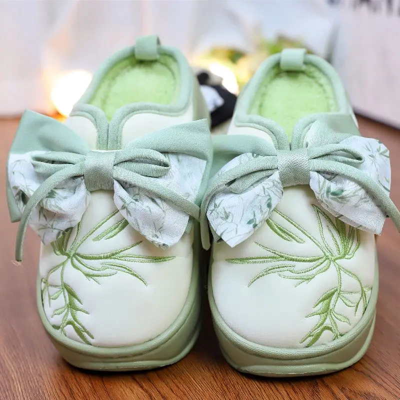 Женские тапочки с вышивкой размер 5 см цвет в ассортименте