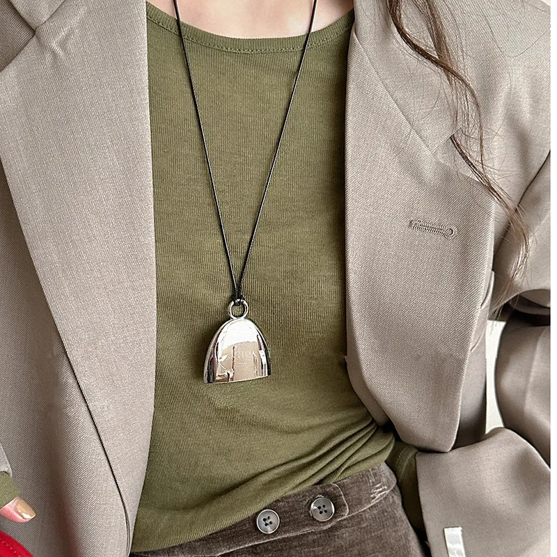 Женское длинное ожерелье с металлической цепочкой