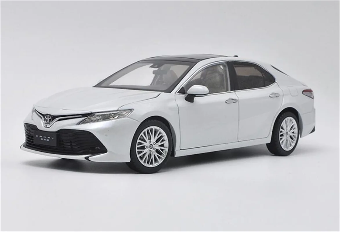

Модель автомобиля под давлением для Toyota Camry 1/18 8-го поколения, модель игрушки, подарки, хобби-дисплей, украшения из коллекции белого/черного/красного цветов, 2018
