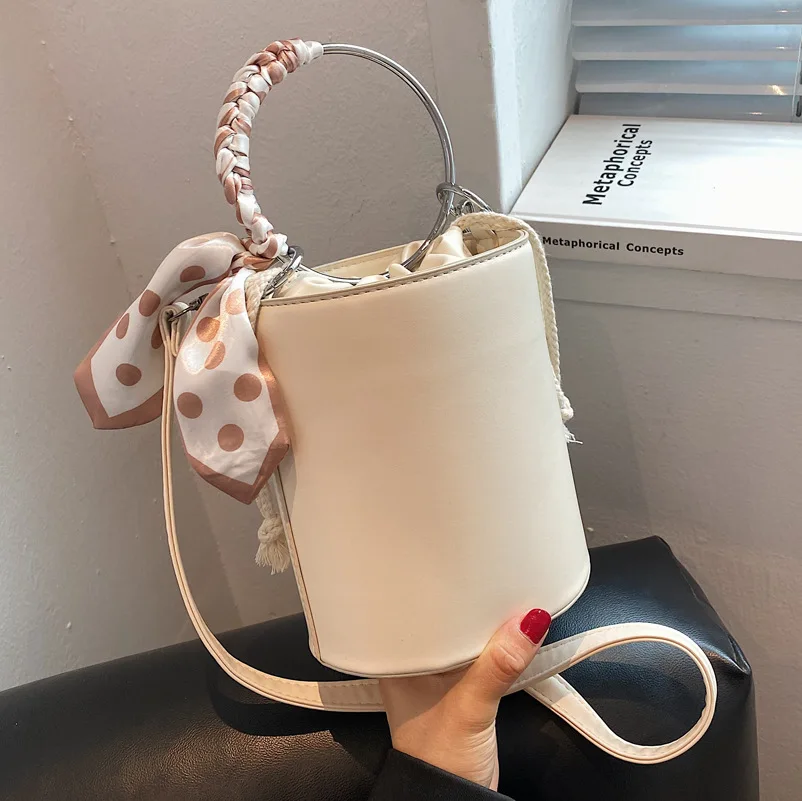 

Simple and Popular Handbag Women's Bag 2022 High-quality New Versatile Niche Design Messenger Bag Texture Portable Bucket Bag