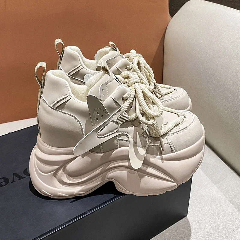 Женские массивные кроссовки на платформе теплые спортивные туфли шнуровке