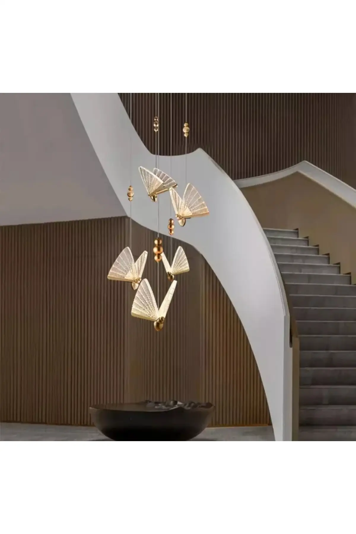 

Элегантная современная роскошная светодиодная люстра в форме бабочки 3 цветов золотого и желтого цвета с 5 бабочками