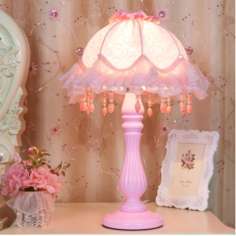 

Кружевная тканевая настольная лампа, современный светодиодный прикроватный светильник в европейском и американском стиле для гостиной, Ка...