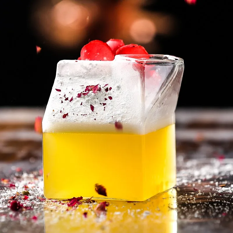 

Christmas Cup Half Pint Creamer Molecular Cocktail Glass Bar Tipsy Open Milk Carton Box Mix Drinks Wine Jar Bicchiere