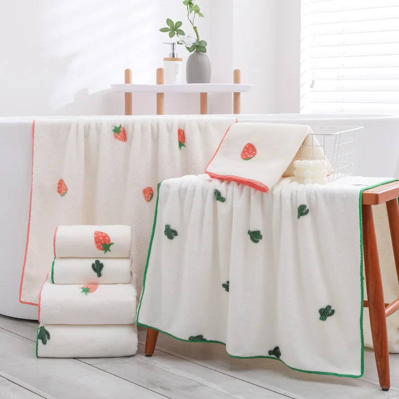 

Набор полотенец из кораллового бархата, мягкое абсорбирующее быстросохнущее банное полотенце с принтом клубники для ванной комнаты, для еж...