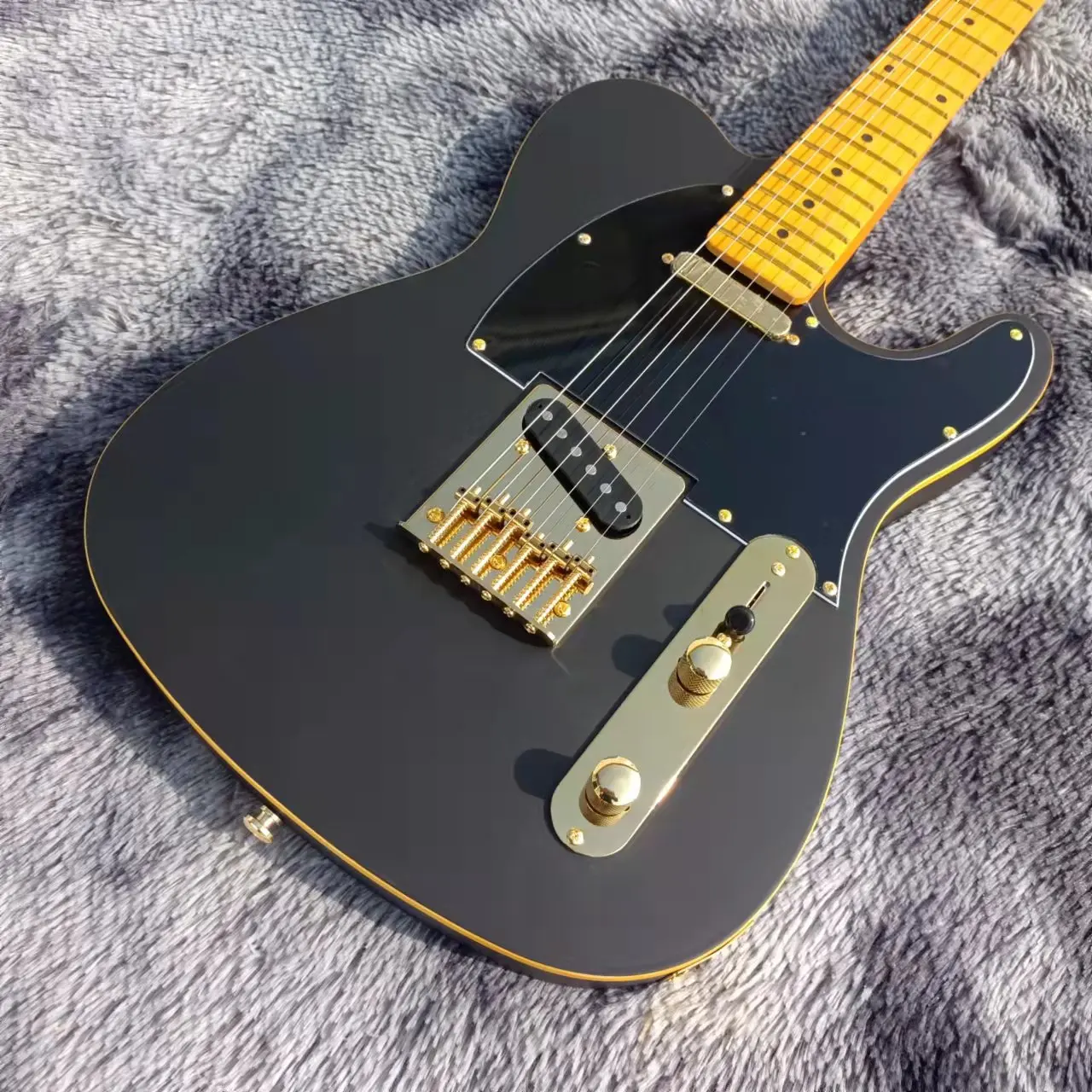 

2022!Custom TL electric guitar, frosted black body, maple fingerboard, gold hardware, double pickup, free shipping