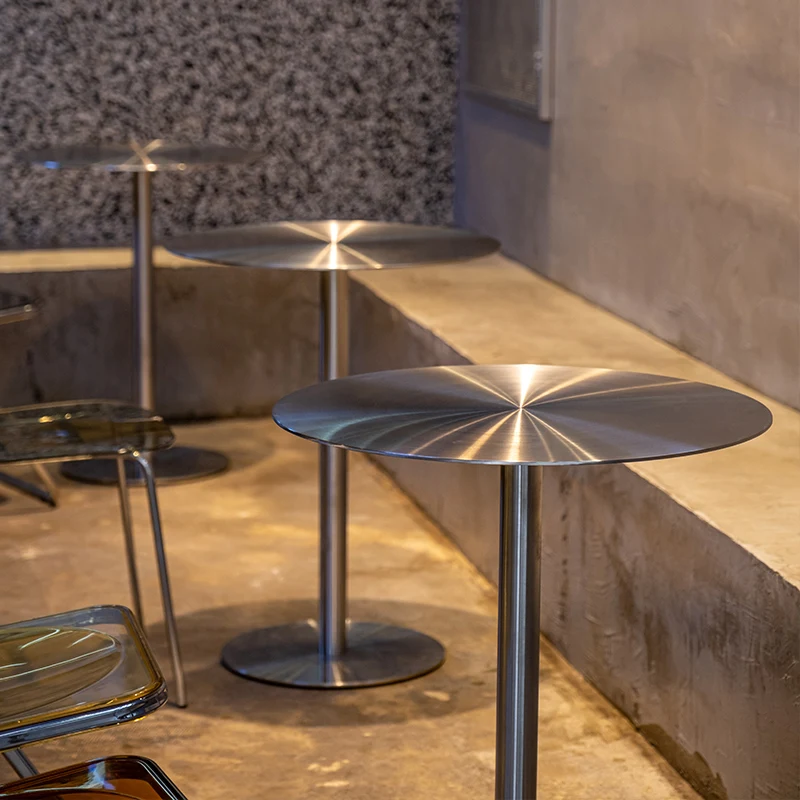 Рисунок 2 - Круглый маленький скандинавский журнальный столик