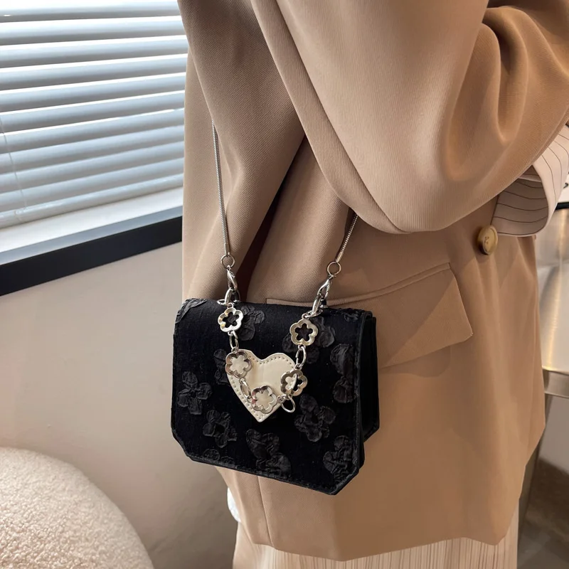 

fresh 2022 fashion handbag with texture Fashion Exquisite Retro Bag Casual Women Tote Shoulder Bags Female Chain for Women