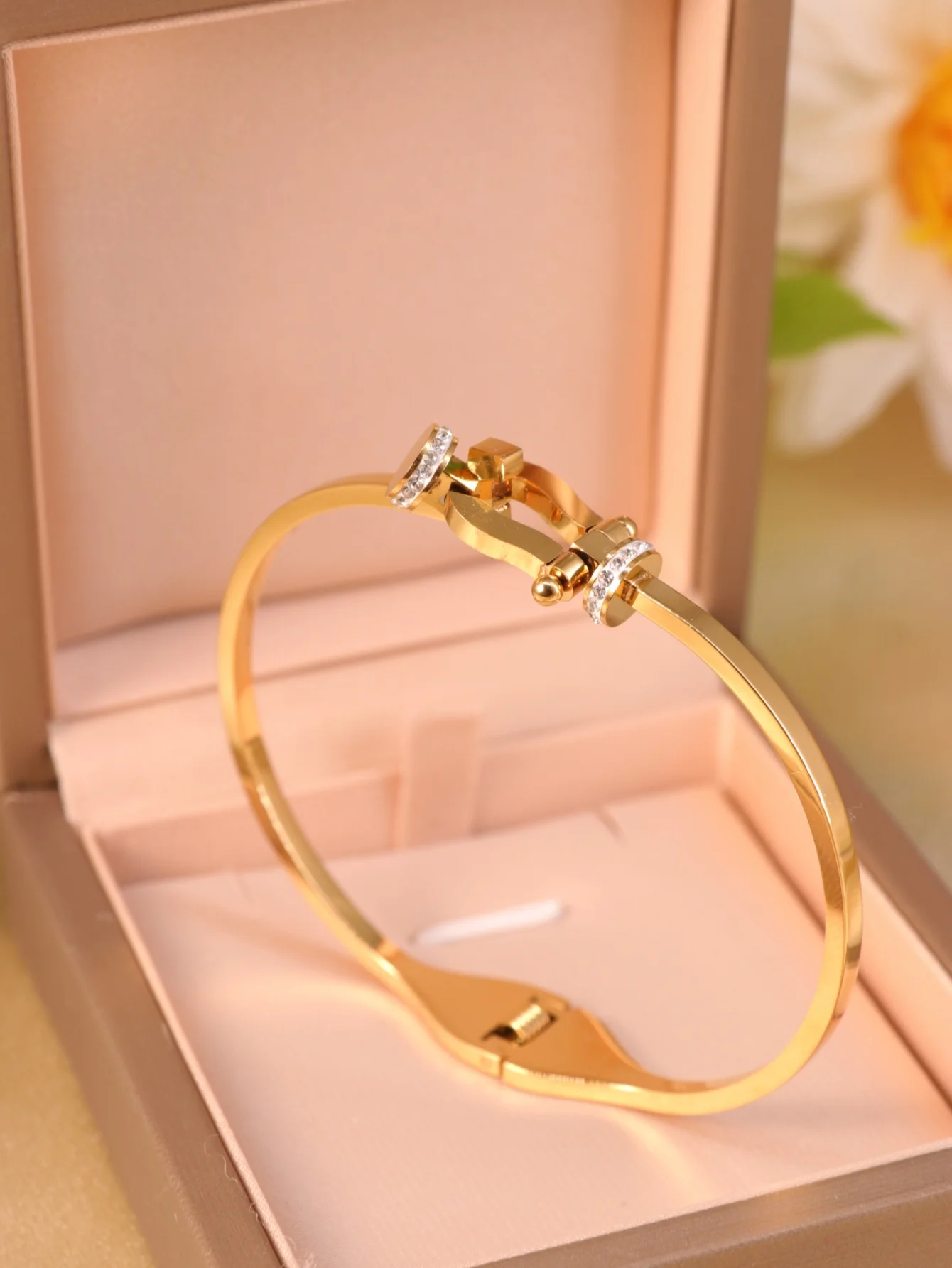 Модный женский браслет из титановой стали