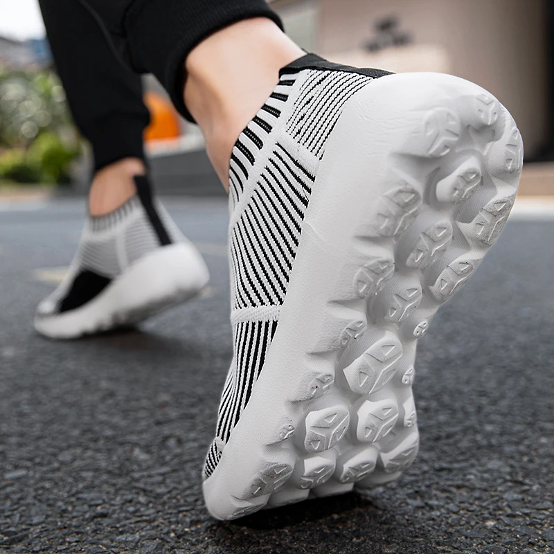 Summer Men Women Shoes Slip on Sock Casual Sneakers Breathable Running Shoes for Couple Men Loafers Sneakers Zapatillas Mujer