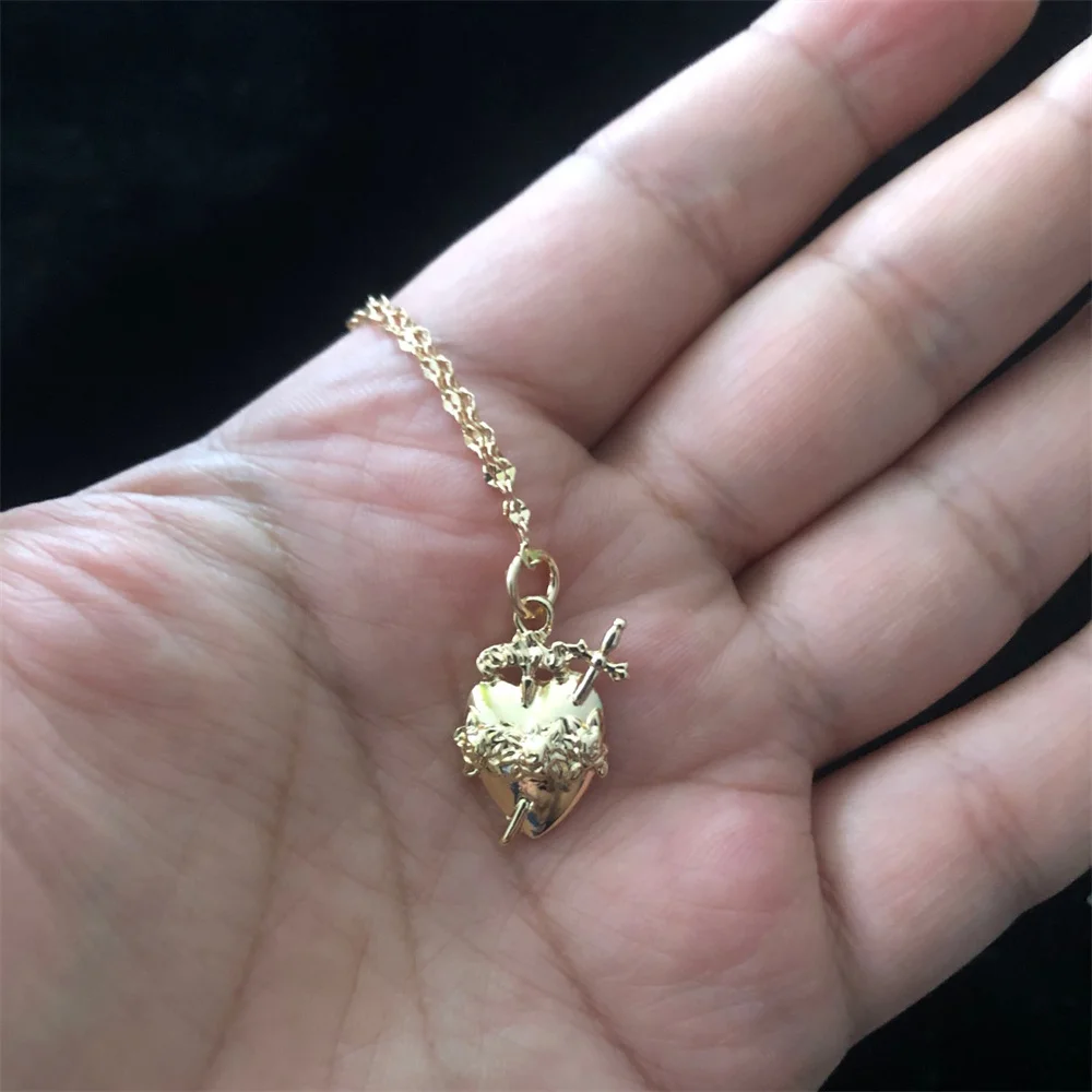 Модное позолоченное ожерелье с подвеской-мечом в форме сердца для женщин и