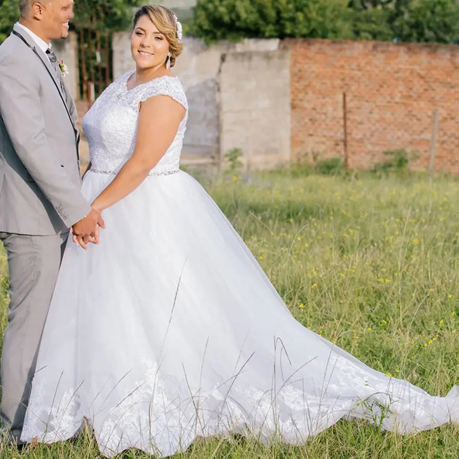 

New Design Cap Sleeves Lace Appliques A-Line Wedding Dresses Robe De Mariée Sweep Train Beaded Belt Plus Size Bridal Gowns