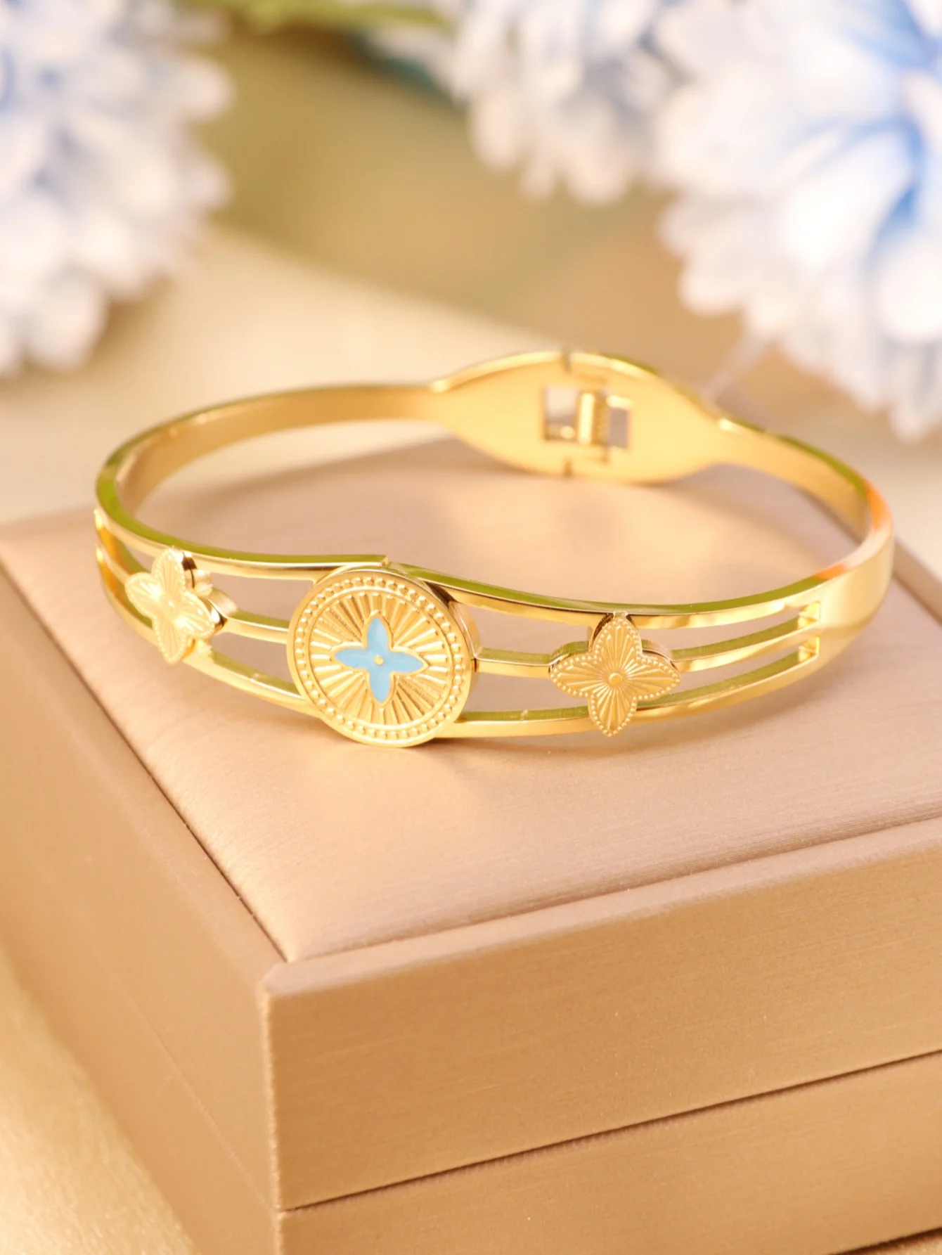 Модный женский браслет из титановой стали