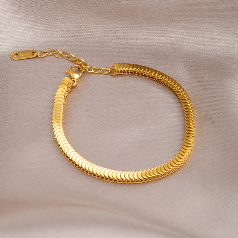 

New Fashion Trend Unique Design Elegant Exquisite Retro Fish Scale Bracelet High Jewelry Party Gift for Men and Women Couples