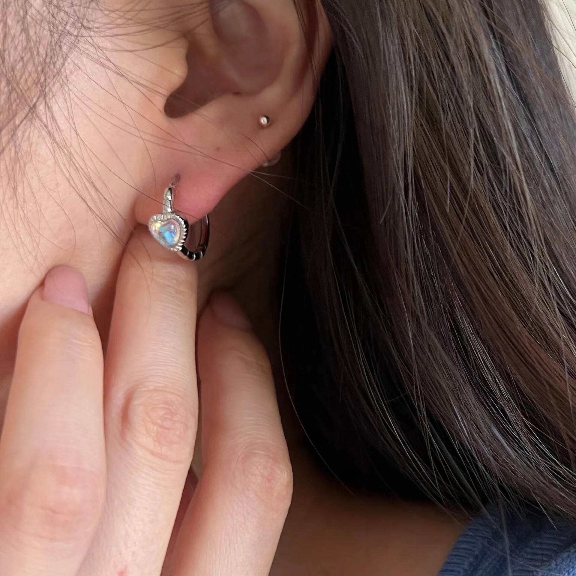 

Moonlight Stone Heart Ear Buckle Female 925 Sterling Silver Simple Creative Design Light Luxury Peach Jewelry