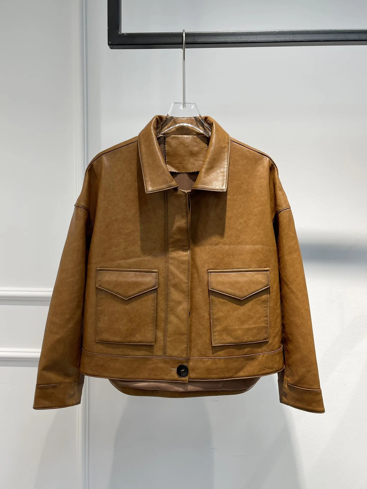 

New Arrival Latest 2022 Autumn Winter Black Khaki Long Sleeve Sheepskin Leather Bomber Turn Down Collar Jacket for Women