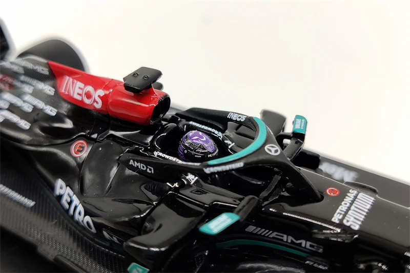 Модель гоночного автомобиля Bburago 1:43 2021 F1 Mercedes-AMG W12 E Performance W10 W07 |