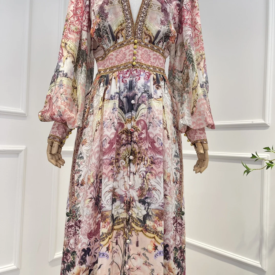 Рисунок 6 - Женское платье средней длины