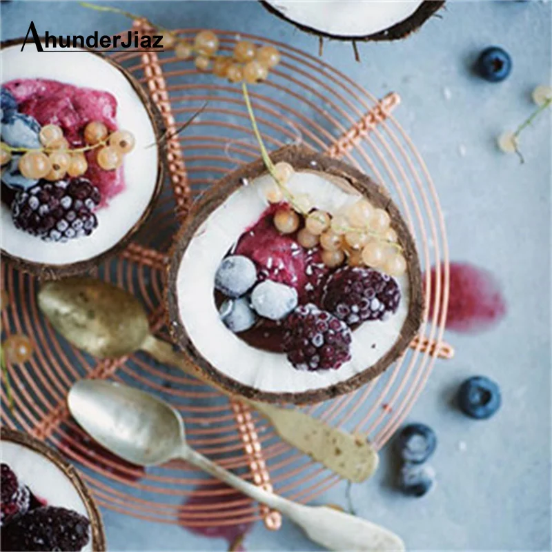 

Retro Handmade Round Iron Bread Baking Rack European Vintage Cake Bake Pan Vintage Food Photography Tools Heat Insulation Tray