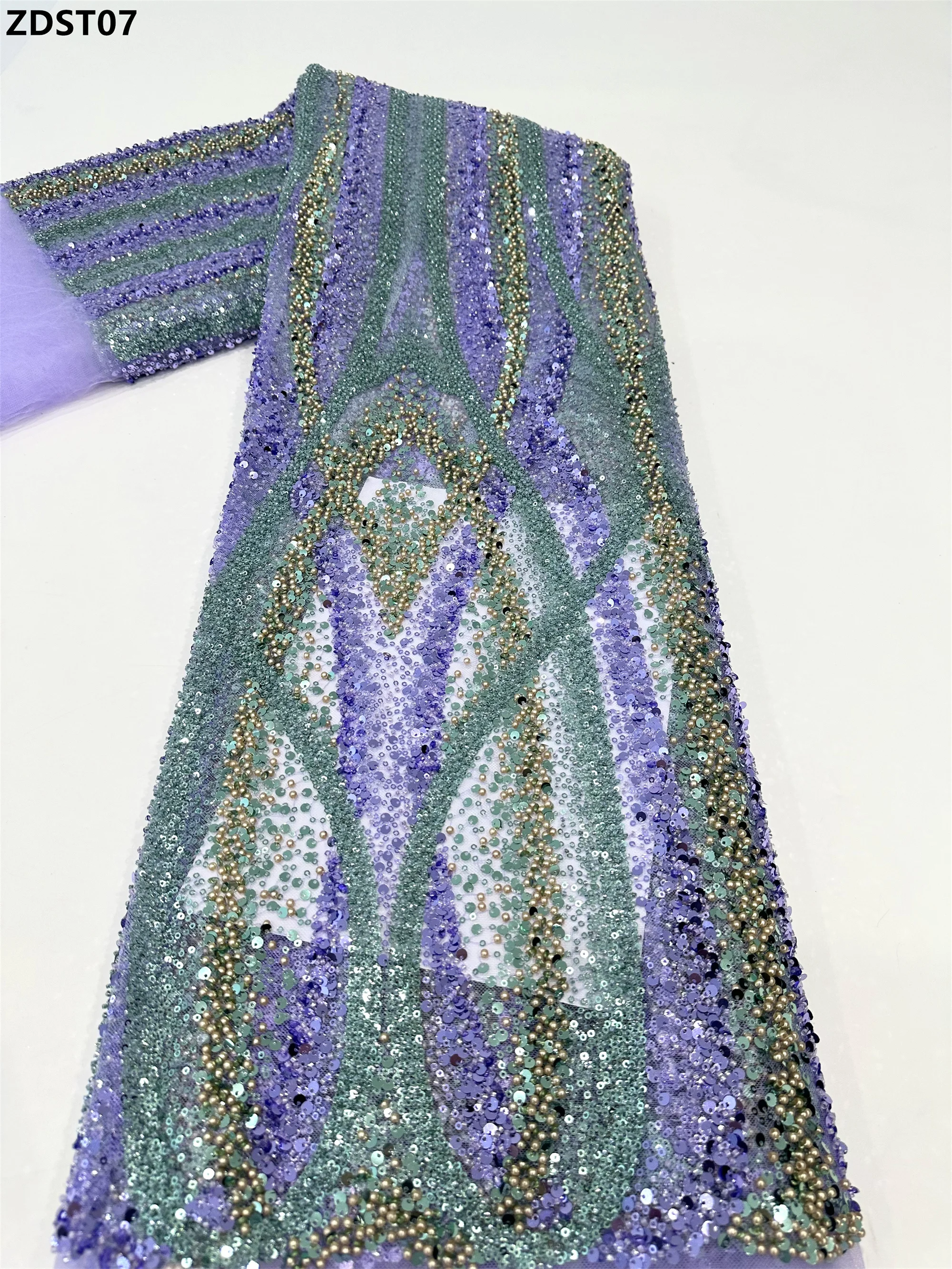 Кружевная ткань с блестками для платья