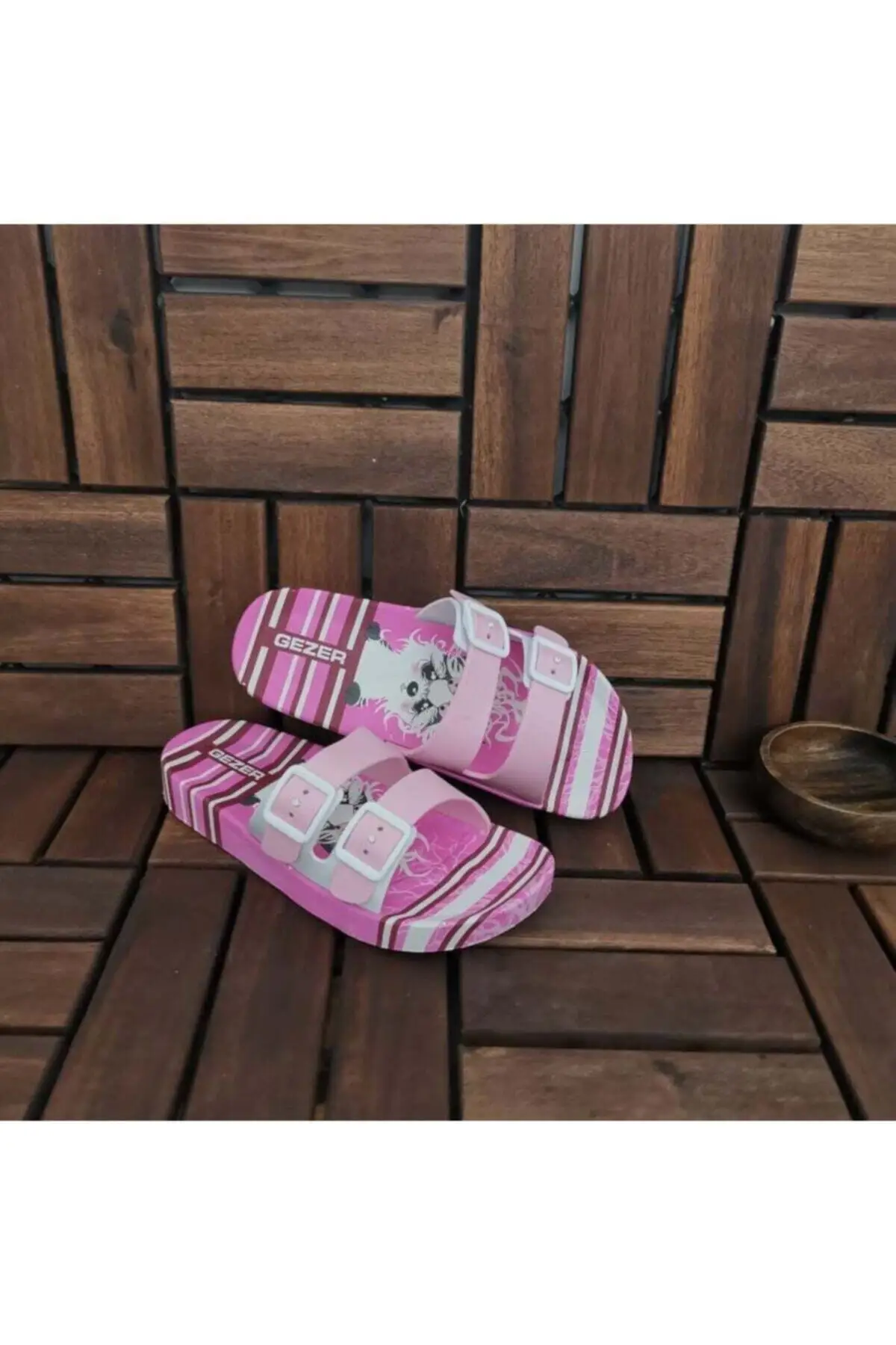 

Hot Selling Kids Anti-slip floor Flooring children Anatomical Beach Pool Garden Slipper 2021 New Kids Boys Girls Shoes