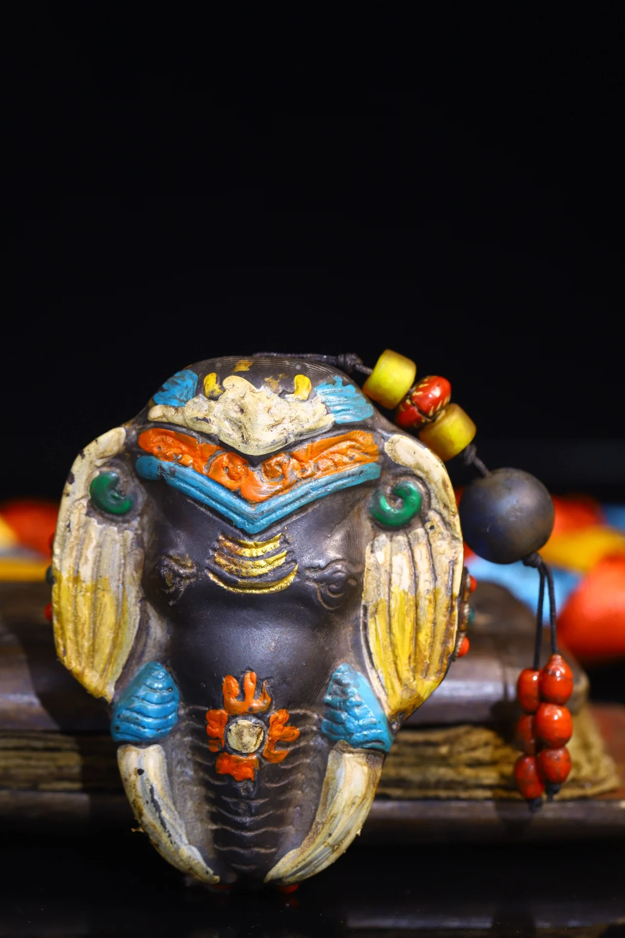 

3"Tibet Temple Collection Old Natural Meteorite Painted mosaic Gem gZi Beads Shell Elephant Head Buddha Card Amulet Dharma