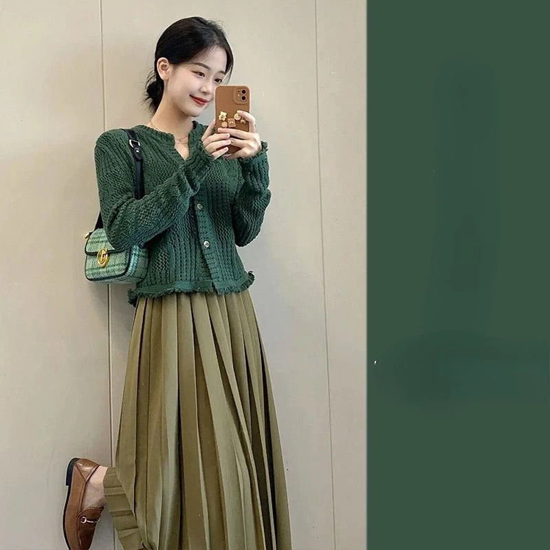 

2023 Autumn Winte New Women's Knitted Sweater 2 Piece Set Fashion Casual Long Sleeve Pullover Sweater A Line Skirt Suit D45