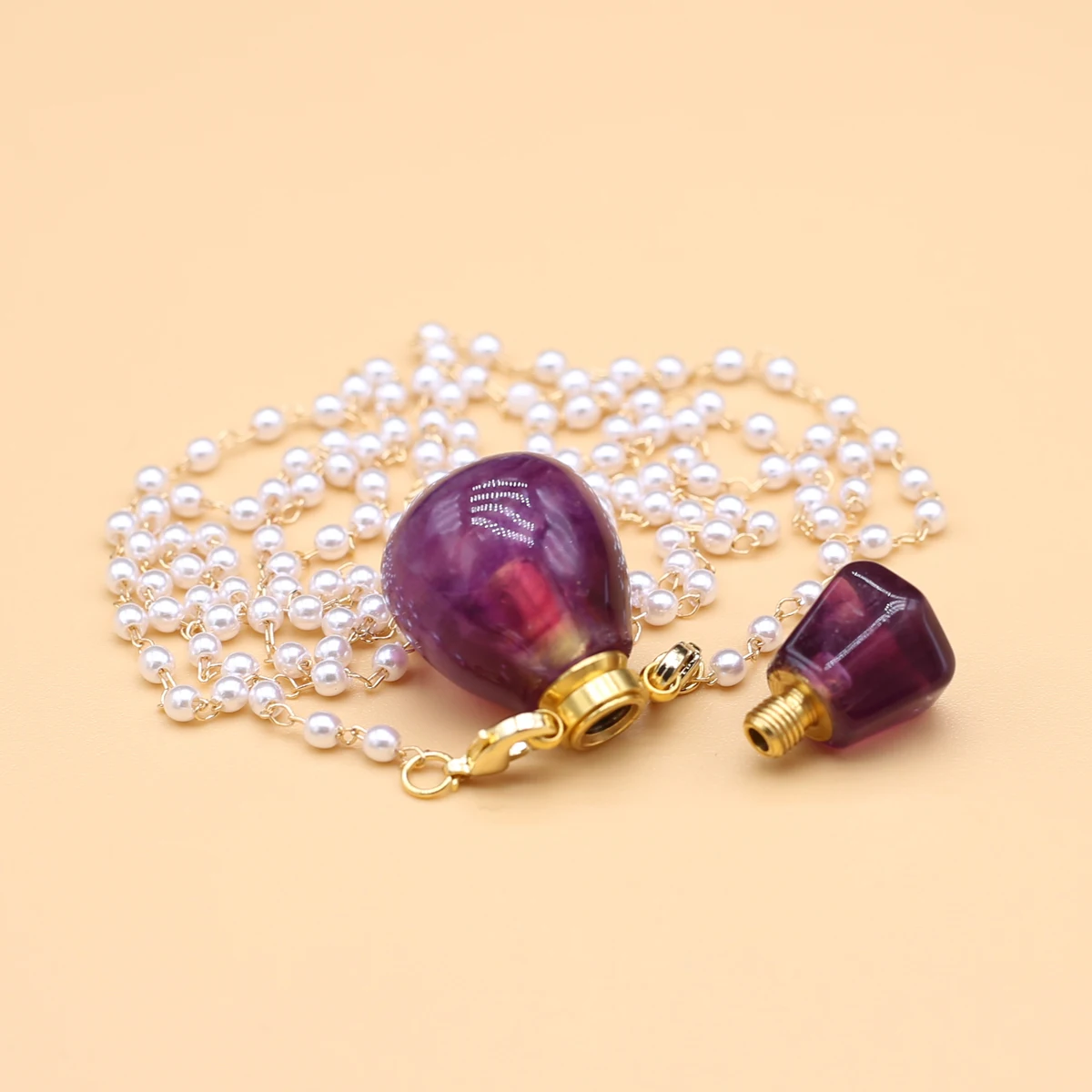 

Natural Stone Perfume Bottle Pendant Necklace Fluorite Bottle Long Freshwater Pearl Bead Chain for Party Birthday Gift 16x33mm