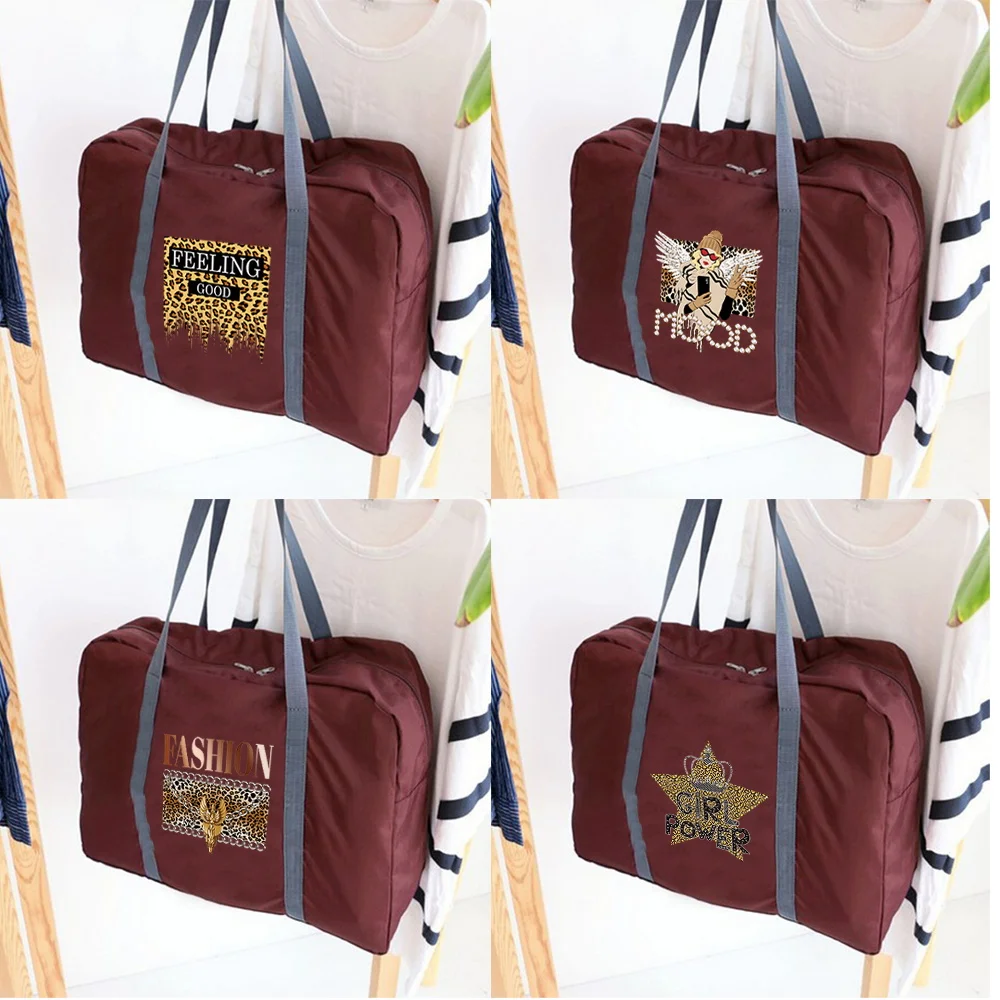 ΠΠΎΡΡΠ°ΡΠΈΠ²Π½Π°Ρ ΡΡΠΌΠΊΠ° Π΄Π»Ρ Ρ
ΡΠ°Π½Π΅Π½ΠΈΡ Π±Π°Π³Π°ΠΆΠ°, Π΄ΠΎΡΠΎΠΆΠ½Π°Ρ ΡΡΠΌΠΊΠ° ΡΠ½ΠΈΡΠ΅ΠΊΡ, ΡΠΊΠ»Π°Π΄Π½ΡΠ΅ ΡΡΠΌΠΊΠΈ, ΠΎΡΠ³Π°Π½Π°ΠΉΠ·Π΅ΡΡ, Π²ΠΌΠ΅ΡΡΠΈΡΠ΅Π»ΡΠ½ΡΠ΅ Π΄ΠΎΡΠΎΠΆΠ½ΡΠ΅ Π°ΠΊΡΠ΅ΡΡΡΠ°ΡΡ Ρ Π»Π΅ΠΎΠΏΠ°ΡΠ΄ΠΎΠ²ΡΠΌ ΠΏΡΠΈΠ½ΡΠΎΠΌ ΠΠΎΡΡΠ°ΡΠΈΠ²Π½Π°Ρ ΡΡΠΌΠΊΠ° Π΄Π»Ρ Ρ
ΡΠ°Π½Π΅Π½ΠΈΡ Π±Π°Π³Π°ΠΆΠ°, Π΄ΠΎΡΠΎΠΆΠ½Π°Ρ ΡΡΠΌΠΊΠ° ΡΠ½ΠΈΡΠ΅ΠΊΡ, ΡΠΊΠ»Π°Π΄Π½ΡΠ΅ ΡΡΠΌΠΊΠΈ, ΠΎΡΠ³Π°Π½Π°ΠΉΠ·Π΅ΡΡ, Π²ΠΌΠ΅ΡΡΠΈΡΠ΅Π»ΡΠ½ΡΠ΅ Π΄ΠΎΡΠΎΠΆΠ½ΡΠ΅ Π°ΠΊΡΠ΅ΡΡΡΠ°ΡΡ Ρ Π»Π΅ΠΎΠΏΠ°ΡΠ΄ΠΎΠ²ΡΠΌ ΠΏΡΠΈΠ½ΡΠΎΠΌ