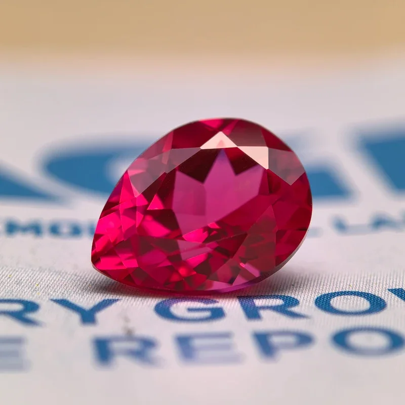 Выращенные в лаборатории рубиновые грушевидные бусины красного цвета VVS1 для