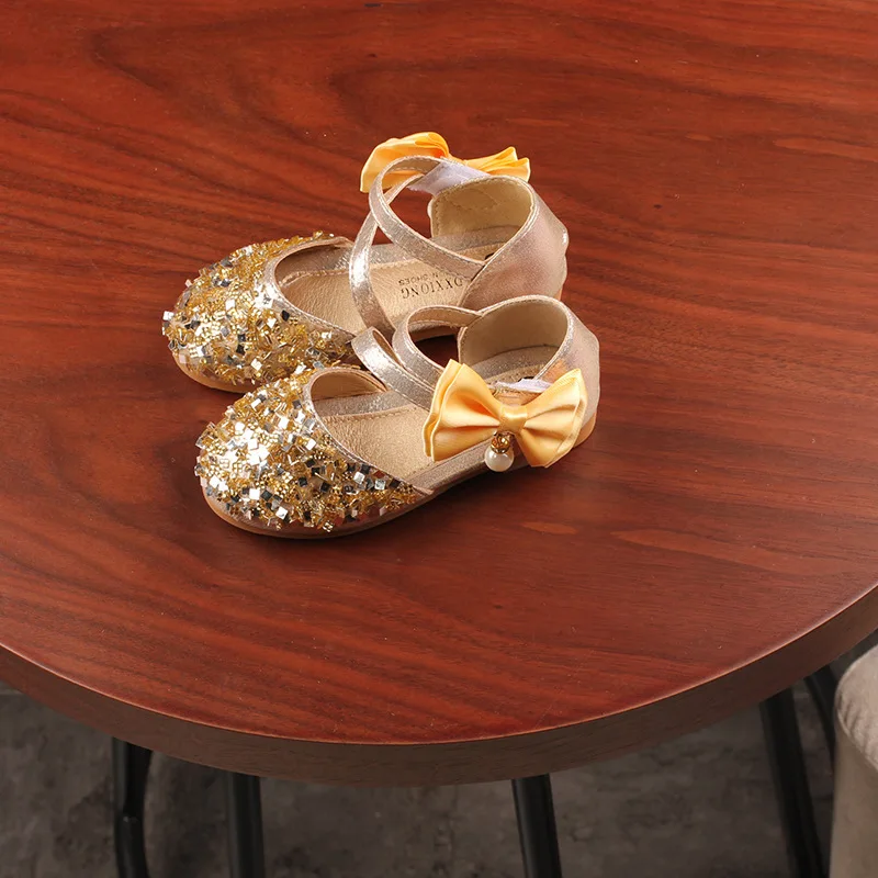 

2022 летние модные металлические сандалии на высоком каблуке Женская обувь на высоком каблуке внешняя одежда универсальные сандалии на толс...