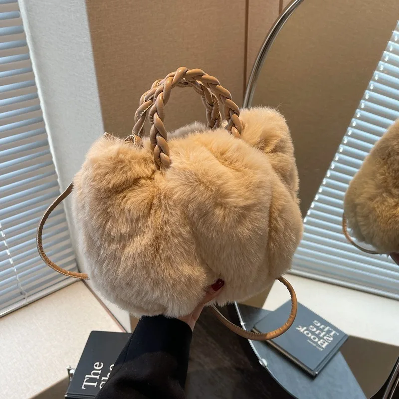 Популярные плюшевые женские сумки через плечо на застежке распродажа 2024 Модные