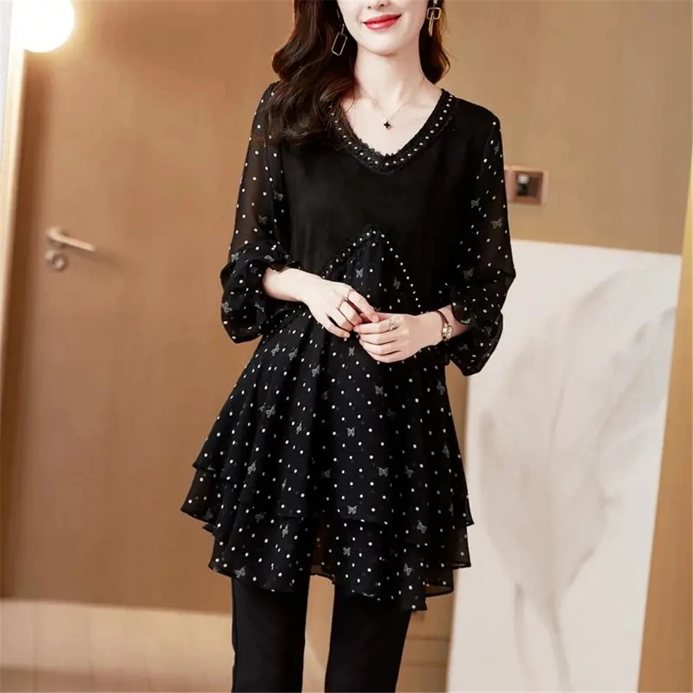 

New Summer Autumn Womens Chiffon Shirts Patchwork Female Bottoming Floral Lady Base Shirts Dot V-Neck Long Sleeve