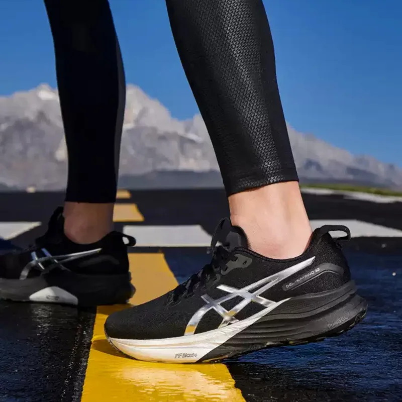 Фото Мужские кроссовки Asics GEL-KAYANO 32 черно-серебристые, с улучшенной поддержкой, дышащей сеткой, для марафона, 1011C215-001 №3