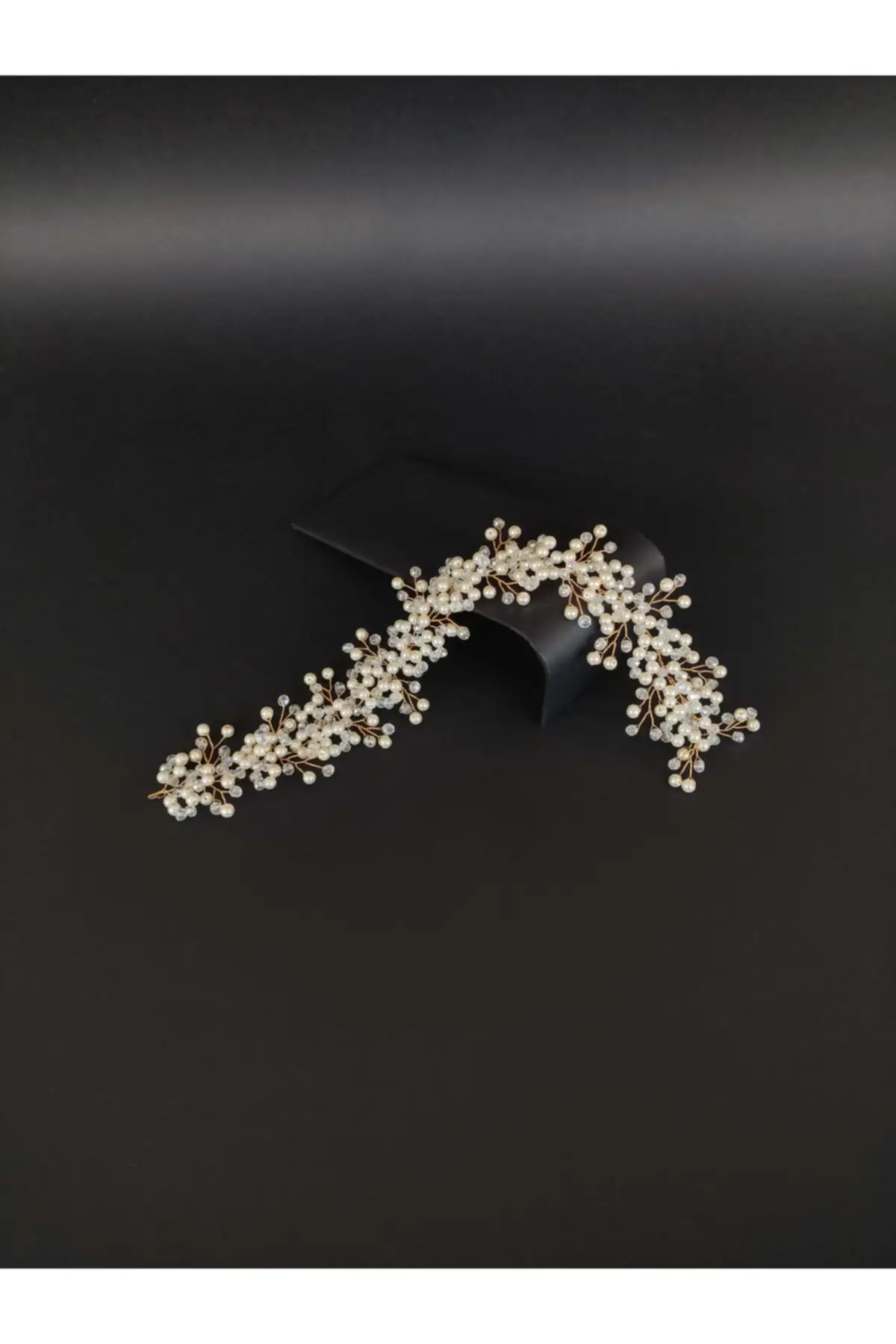 

Bridal Accessories Pearl White Color Handmade Glass Beaded Wedding Hair Accessory Bridal Crown For Wedding