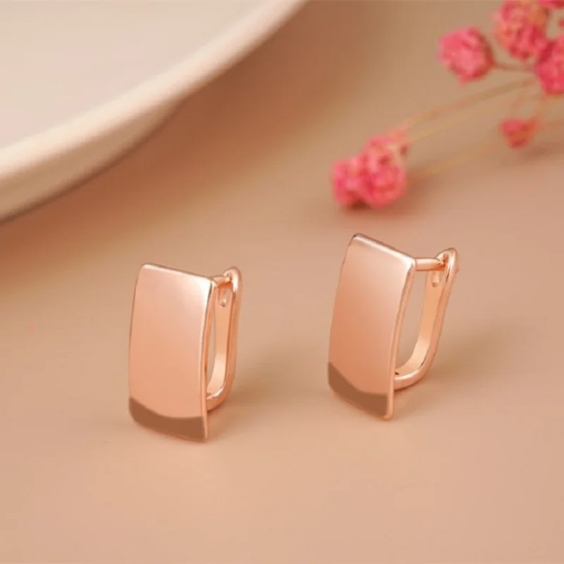 

Glamour Women's Temperament Jewelry Creative Glossy Discovery Stud Earrings Gifts for Women Engagement Wedding Gold Earrings