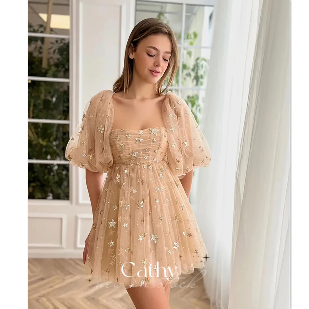 

Мини-платье для выпускного вечера с принцессой и звездами