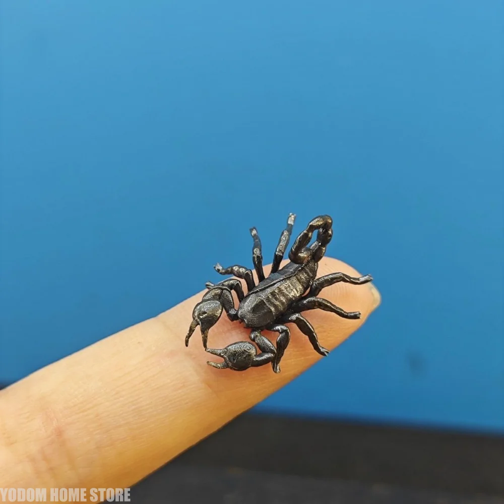 Фото Миниатюрная фигурка скорпиона из состаренной латуни для домашнего декора, аксессуары для украшения, декоративные статуэтки для стола №1