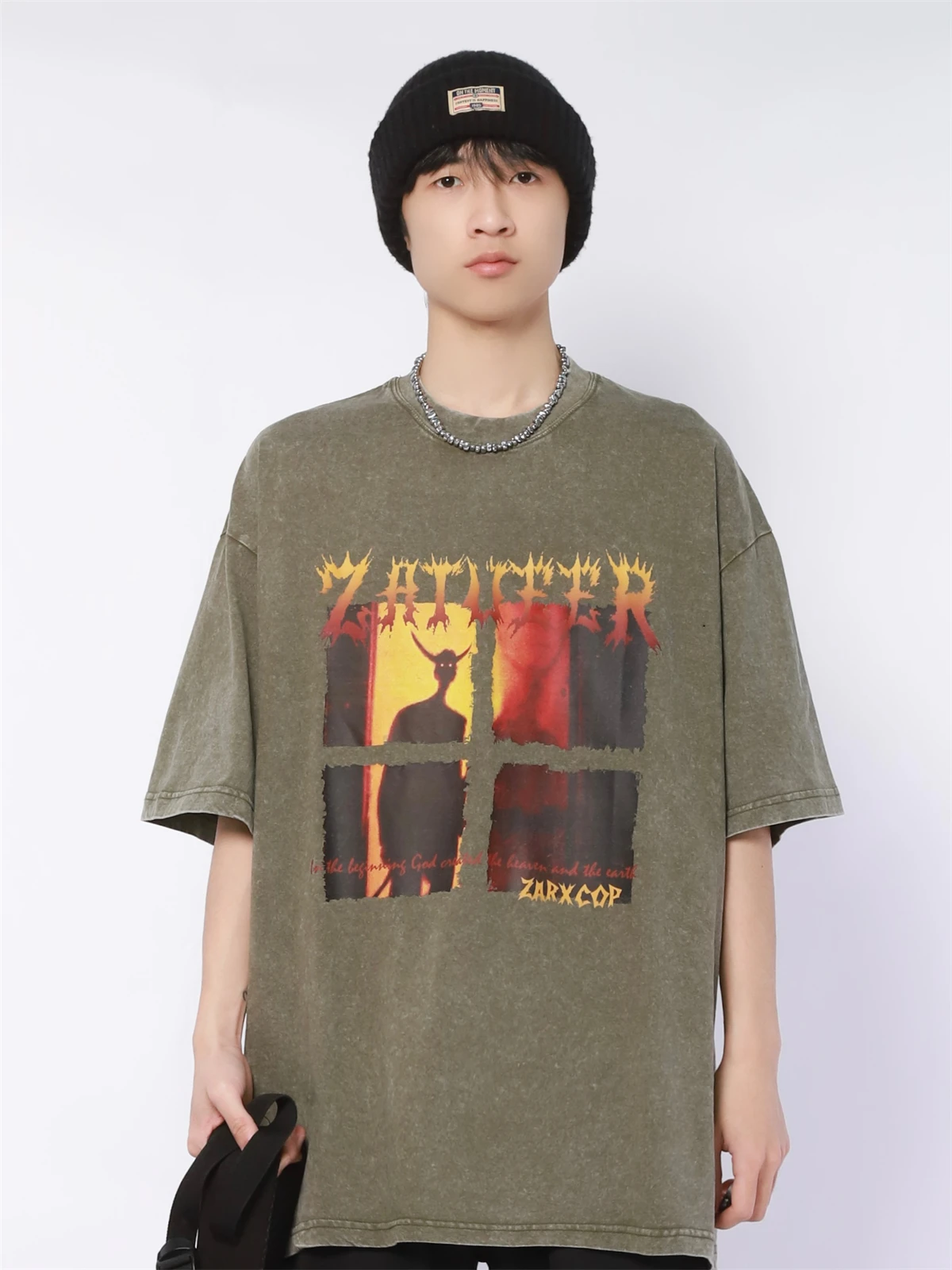 Женская и мужская футболка с коротким рукавом круглым вырезом