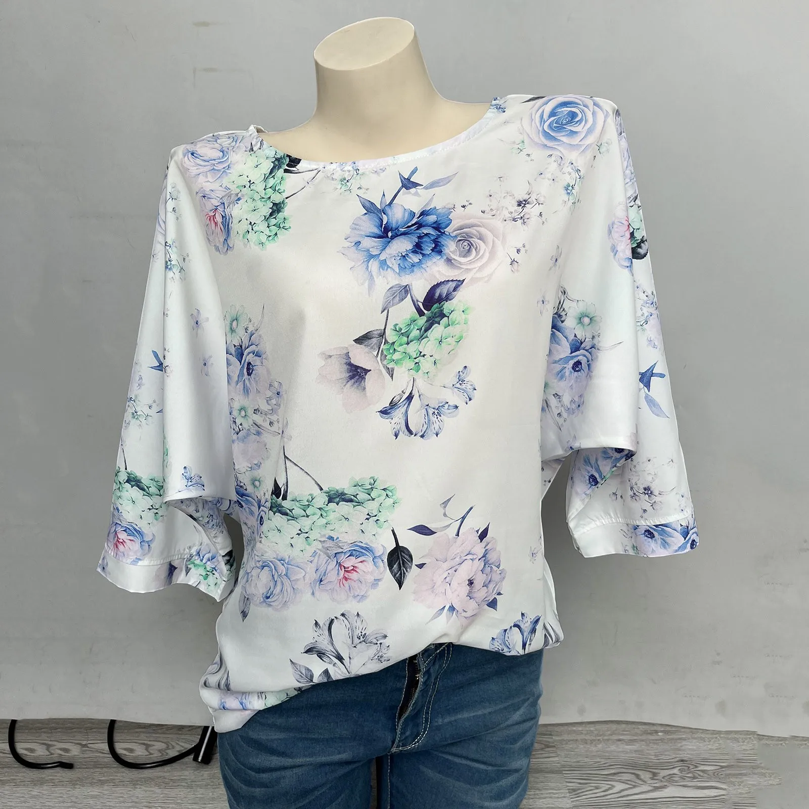 

Летние женские футболки с длинным рукавом и круглым вырезом, винтажная одежда с цветочным принтом, повседневные свободные футболки с графи...