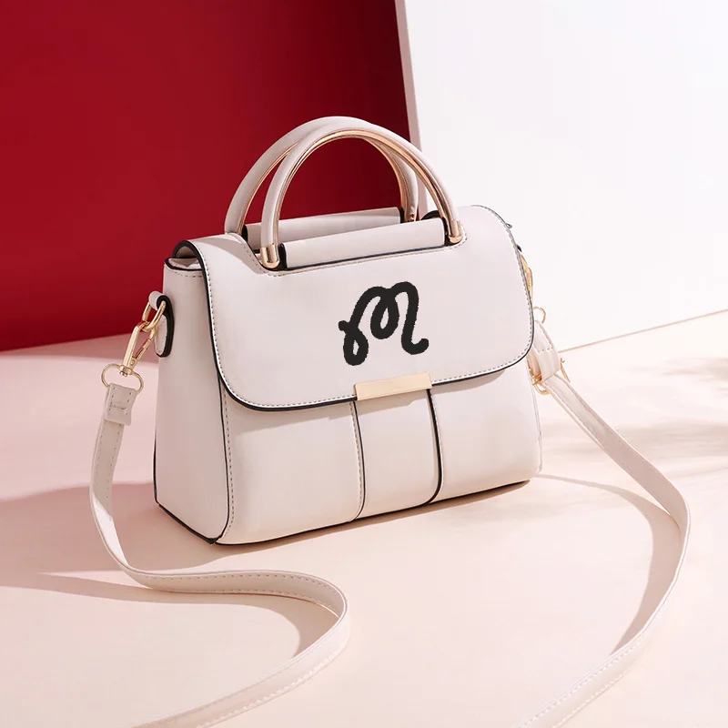 

Malbon Golf Clothing Bag Women Same Light Weight Portable Multi-function Bag Golf Ball Bag Equipment Shoulder Bag