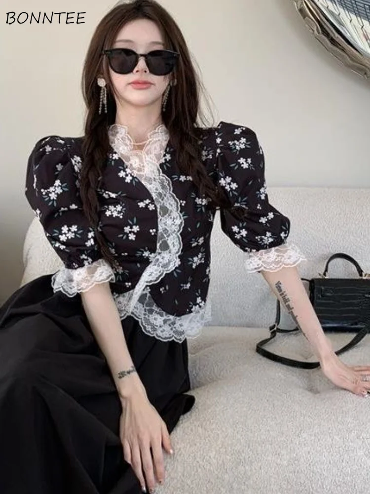 

Женская кружевная блузка с V-образным вырезом и рукавами-фонариками