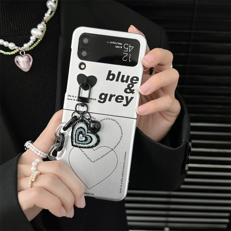 Simple Silver Matte Line Love Heart Phone Case for Samsung Galaxy Z Flip 4 3 Hard Cover for ZFlip3 Zflip4 Solid Shell Bracket