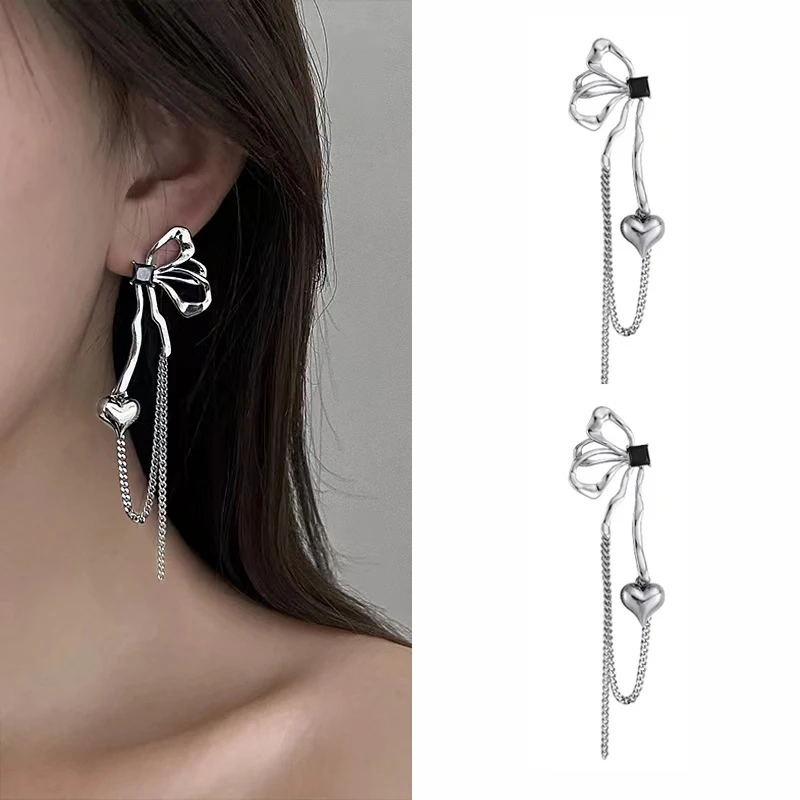 

2022 Women's Fashion Exaggerated Butterfly Diamond Heart Fringe Earrings Cold Wind Temperament New Niche Design Metal Eardrop