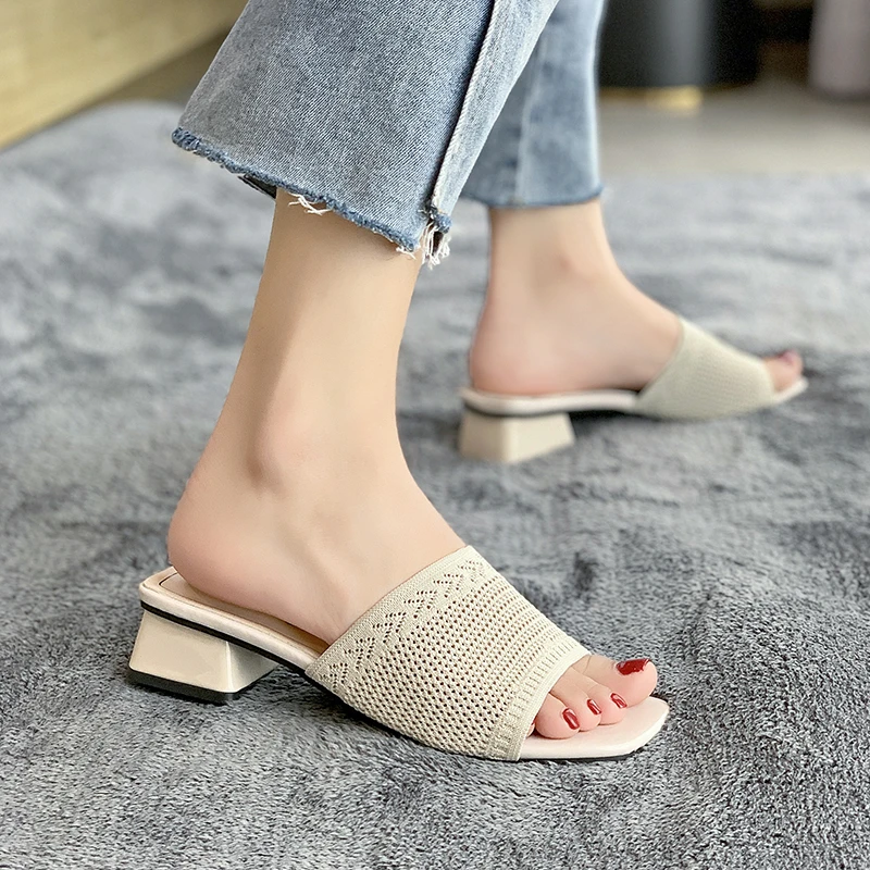 

Женские шлепанцы, Летние удобные шлепанцы с закрытым носком, женские модные уличные сандалии с прострочкой, женские шлепанцы на среднем каблуке, 2023